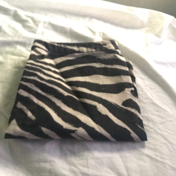 H&M WOMEN’S MINI SKIRT ZEBRA PRINT SIZE 6 - Picture 5 of 8